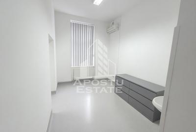 Spatiu SAD medical 68 mp, policlinica, ultracentral, Sanicolaul Mare. - 2