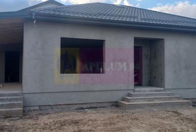 Săbăreni, casă nouă parter 137 mp, curte 400 mp - 2