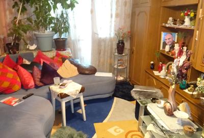 Vand apartament 2 camere decomandat in Deva, zona Micro 15, etaj 6, - 2