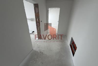 Decomandat. Zona Buziasului. Parcare in curte. - 13