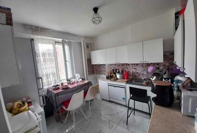 Apartament cu 3 camere în Lizeanu