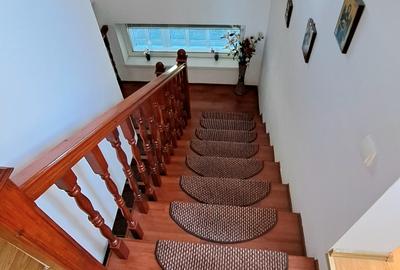 1 Decembrie-vila de vanzare, p+1, teren 830 mp, util 175 mp, 2 terase, foisor - 15