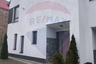 Casă 4 camere de inchiriat in Borhanci - 2