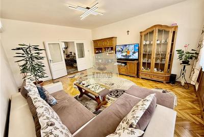 Apartament la casa cu 4 camere  204 mp curte 150mp Piata Cibin - 1