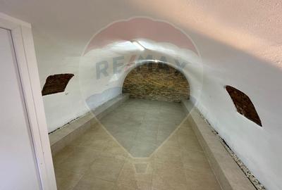 Zona Orasul Vechi- SPATIU COMERCIAL - 5