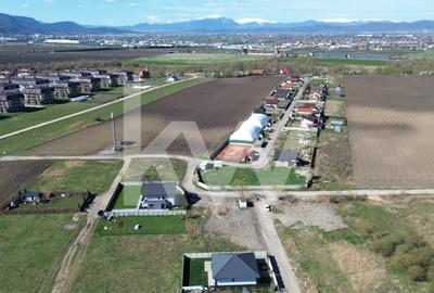 Teren intravilan construibil, utilități complete Str. Cetății - Comision 0 - 7