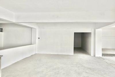 Spatiu comercial, 23 August 303 mp showroom retail servicii, Republica-Dedeman - 2