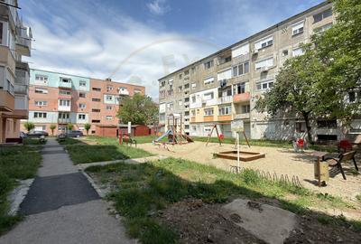 Apartament 2 camere Zona Penny Etaj III, Ignișului 26 - Carei - 8