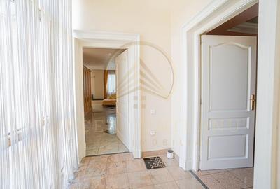 Ultracentral -Cladire impozanta  D+P+2E. - 32