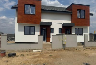 Duplex cu 4 camere în Moșnița Nouă