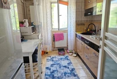 Apartament 2 camere decomandat 56mp - ETAJ 1 - Belvedere Nicolina - bloc 1986 - 2