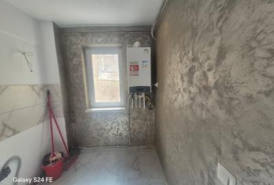 De închiriat apartament 3 camere etaj 1 - 2