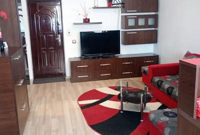 INCHIRIEZ APARTAMENT 3 CAMERE,ETAJ 2 ZONA CIRESICA - 2