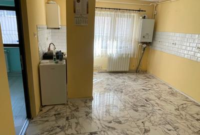 Apartament cu 2 camere decomandat în Far