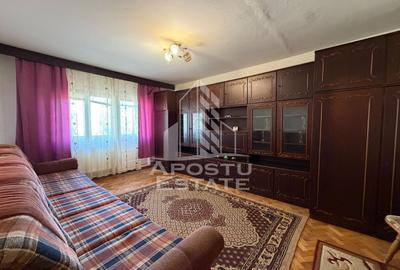 Apartament cu 3 camere decomandat, mobilat în Lipovei