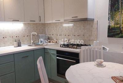 Apartament cu 3 camere decomandat, mobilat în Decebal