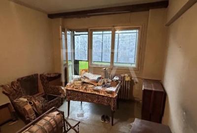 Apartament cu 3 camere decomandat în Drumul Taberei