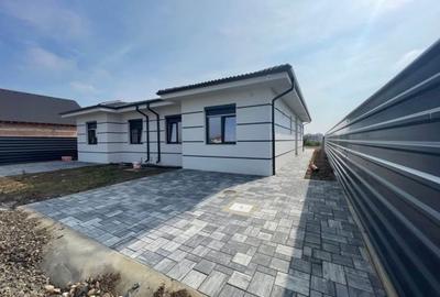 Duplex cu 3 camere în Moșnița Nouă