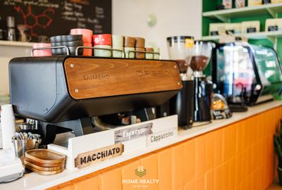 Afacere/cafenea de vînzare în Timișoara - Pța Unirii. - 6