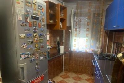 Metrou 1 Decembrie 1918, 3 cam, loc de parcare, bloc reabilitat - 3