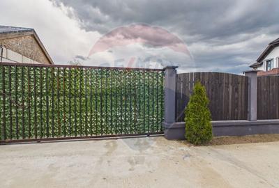 Casă / Vilă cu 5 camere de vânzare - 50