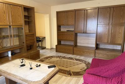Apartament cu 2 camere semidecomandat, mobilat în Turnișor
