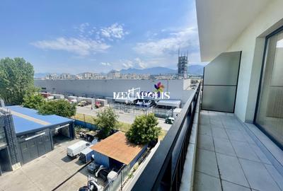 Garsonieră decomandată în Tractorul