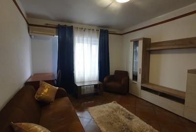 Apartament cu 2 camere decomandat în Piața Unirii