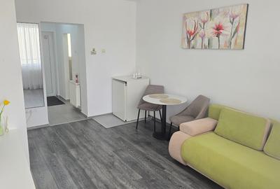 Vand garsoniera in Deva, zona ultracentrala (langa Primarie),et 3, mobilata - 4