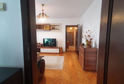 De inchiriat Apartament cu 2 camere in zona centrala - 1