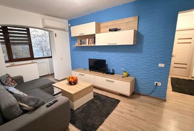 Apartament cu 3 camere semidecomandat, mobilat în Tomis Nord