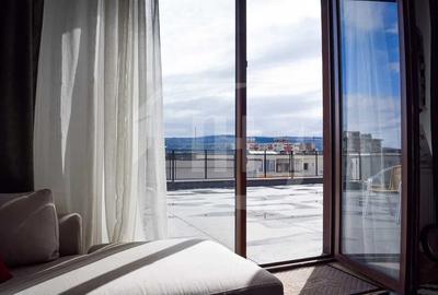 Apartament cu 3 camere semidecomandat, mobilat în Între Lacuri