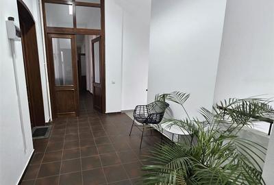 Spatiu Birou, Pietonal Stefn cel Mare, cladire istorica - 1