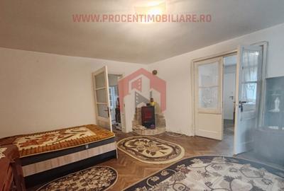EXCLUSIVITATE! Casa de vanzare, 2 camere - situata in Centrul Istoric ! - 1