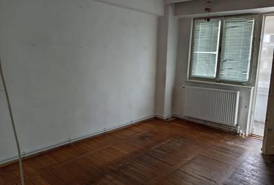 Apartament 3 camere decomandat, Bulevardul Decebal - 8