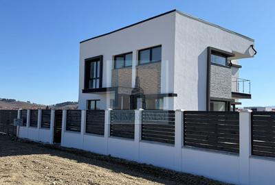 Casa/Villa ,stil Mediteranean, finalizată - zona Primăverii/Sanpetru - 1