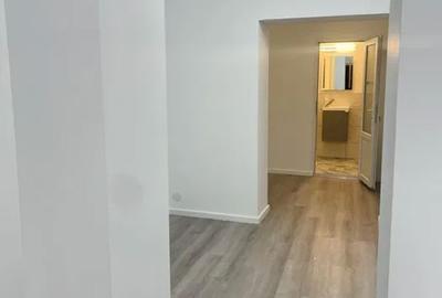 Pța Victoriei Închiriez spațiu comercial recent renovat 35 mp centrală termică - 4
