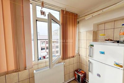Pacurari - Moara de Foc, 3 camere decomandat, luminos, etaj 3 - 7