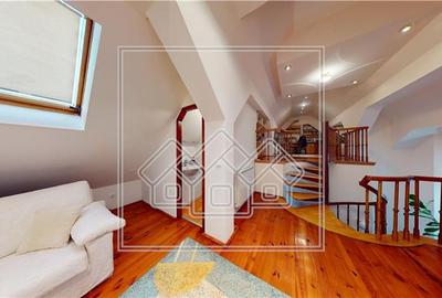 Casa individuala de vanzare - 7 camere, 278 mp utili - Strand - 35