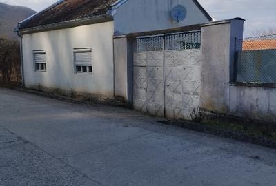 Casa si teren in Tisa ,jud.Hunedoara - 1