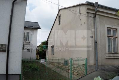 Casă tip duplex, ultracentral, str. Petru Rareș, curte 85 mp, 170000 € - 2