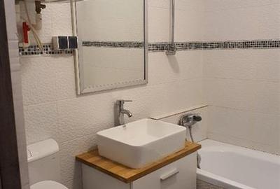 Garsoniera, 1 Mai - 2