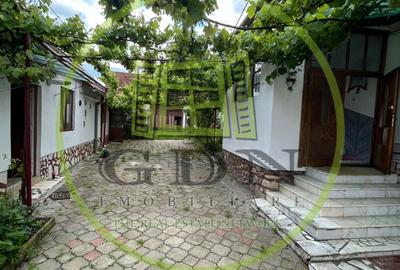 Casa individuala, 6 camere | 2109 mp teren |, localitatea Rusi, judetul Sibiu - 1