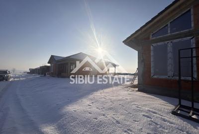 Casa individuala – oportunitate excelenta de achizitie la rosu - 1