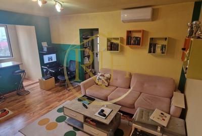 Vand apartament cu 4 camere in zona spitalul judetean,comision ,,0'' - 2