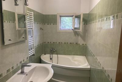 Apartament 3 camere , zona supermarket Lidl (fosta Autogara)et 1 din 3 , 81 mp , - 16