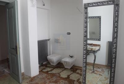 Vila istorica de vanzare in zona *Unirii* | 21 camere | curte, garaj - 37