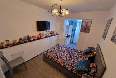//3 CAMERE//BULEVARDUL REPUBLICII// - 6