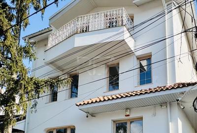 Vila reprezentativa vis a vis de Piata Floreasca, garaj, curte proprie - 1