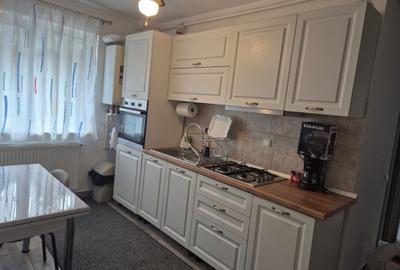 APARTAMENT COCHET  SI FOARTE INGRIJIT - cu parcare subterana !!! - 1